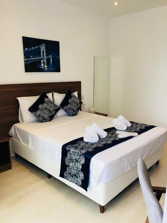 Double Room,945810529:JPEG