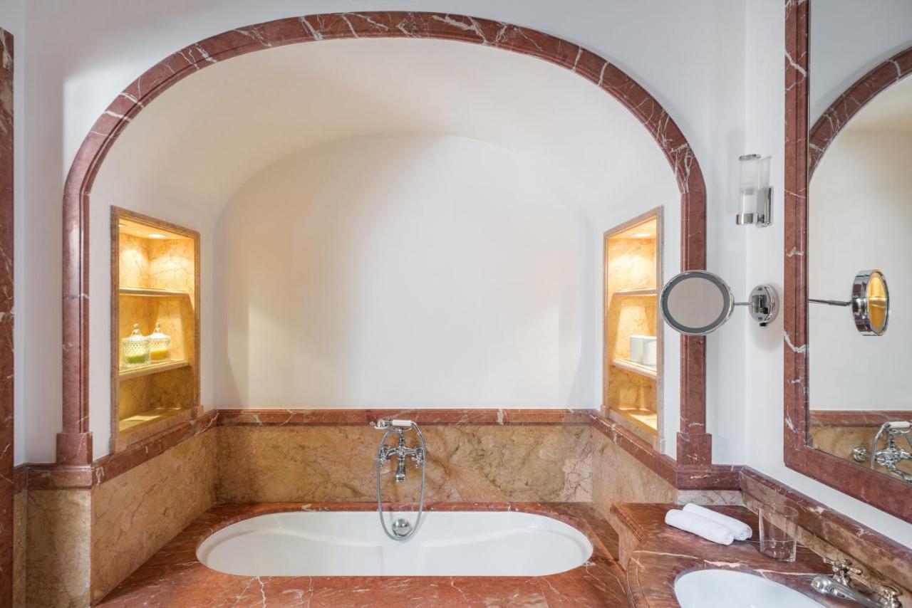 Suite with Spa Package
