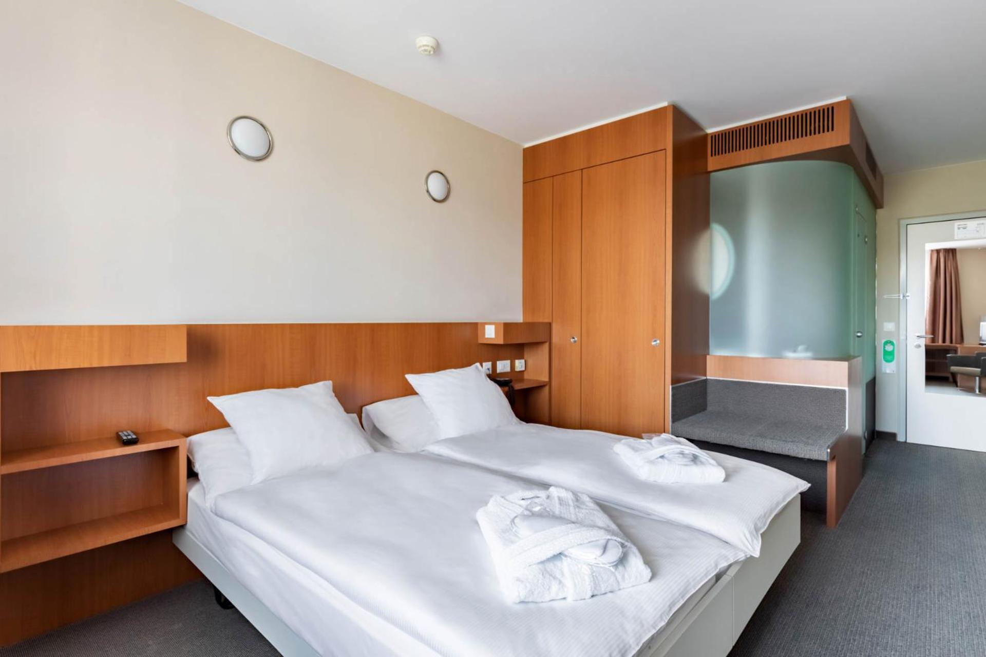 Double or Twin Room,1434303499:JPEG
