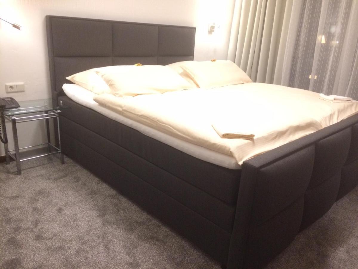 Doppelzimmer mit Balkon