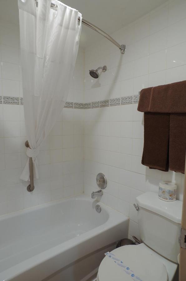 Double Suite with Two Double Beds - Non-Smoking