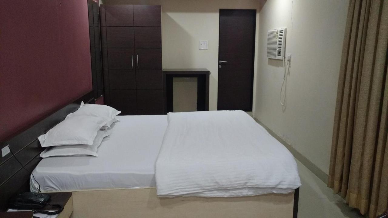 Double or Twin Room,1074395467:JPEG