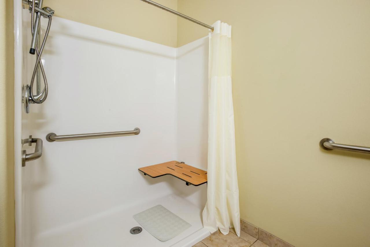 Queen Room - Disability Access - Non-Smoking