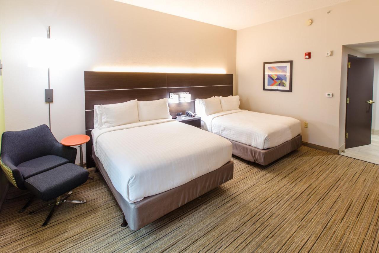 Queen Suite with Two Queen Beds and Sofa Bed