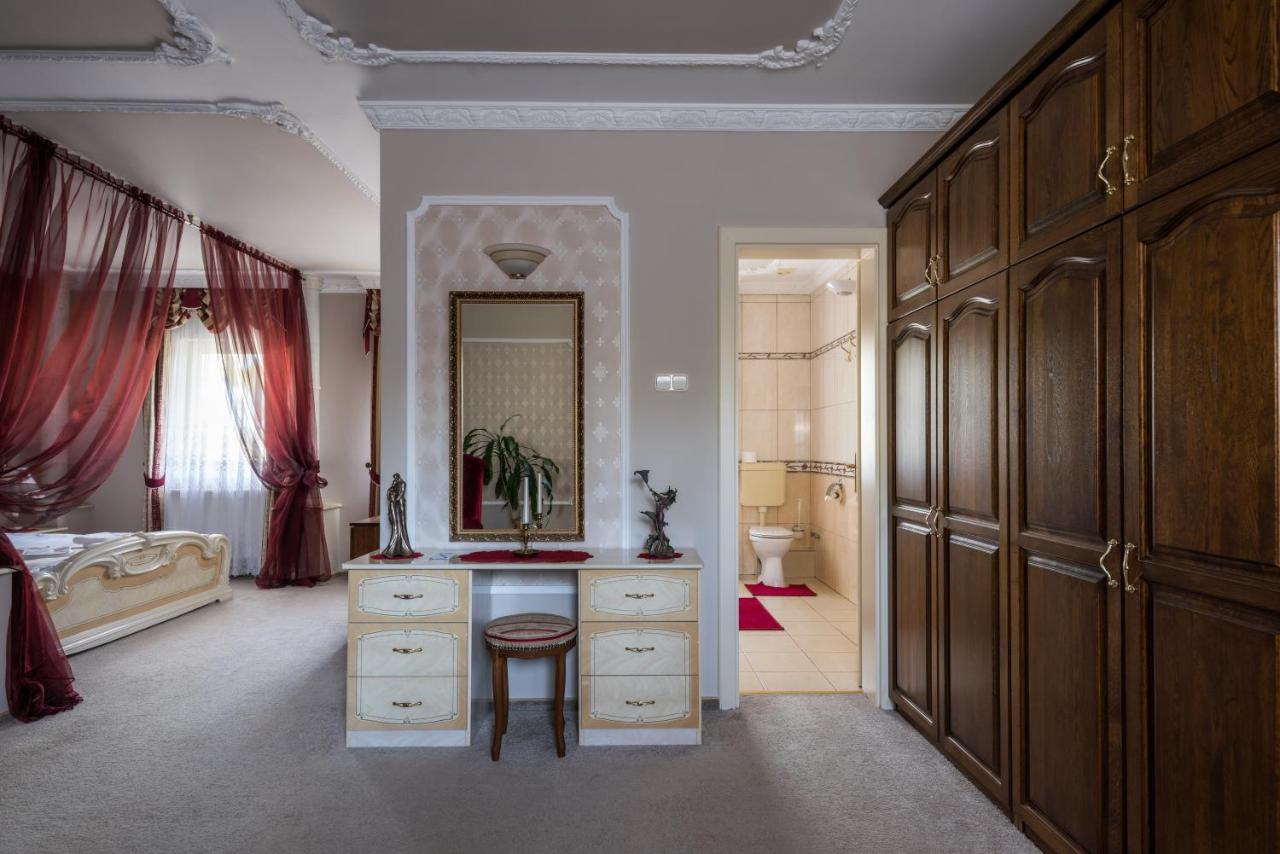 Suite - Building A