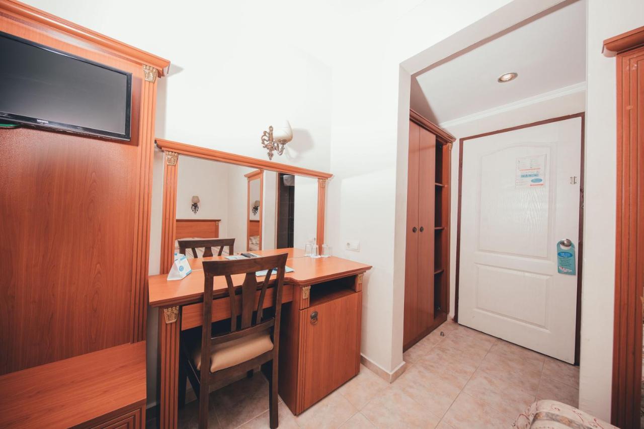 Double or Twin Room with Garden View