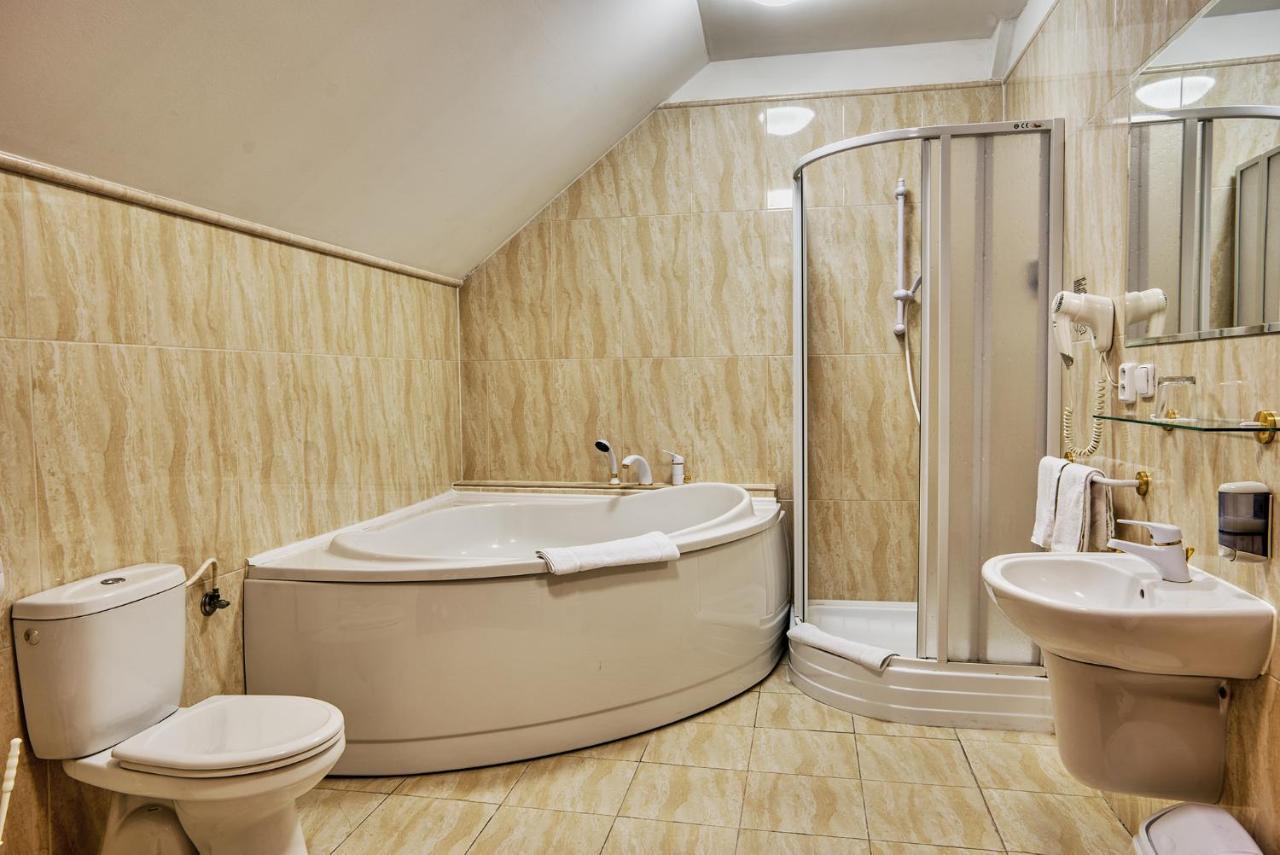 Two-Bedroom Suite