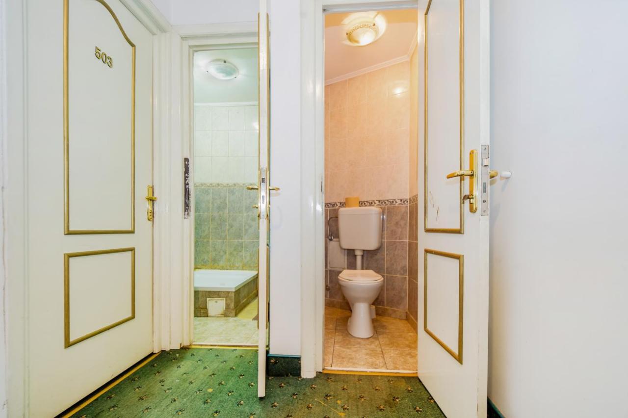 Double Room with Shared Bathroom