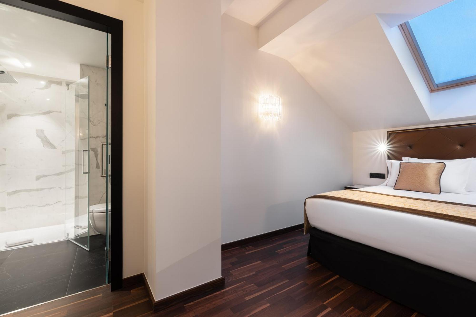 Duplex Room,946447879:JPEG