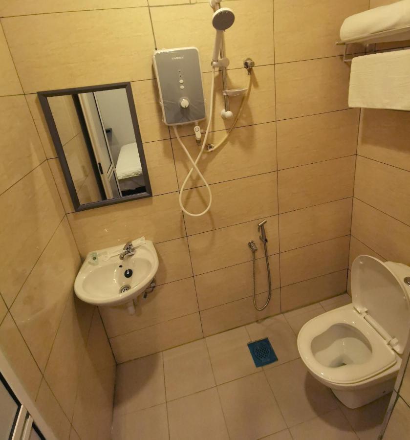 Standard Queen Room