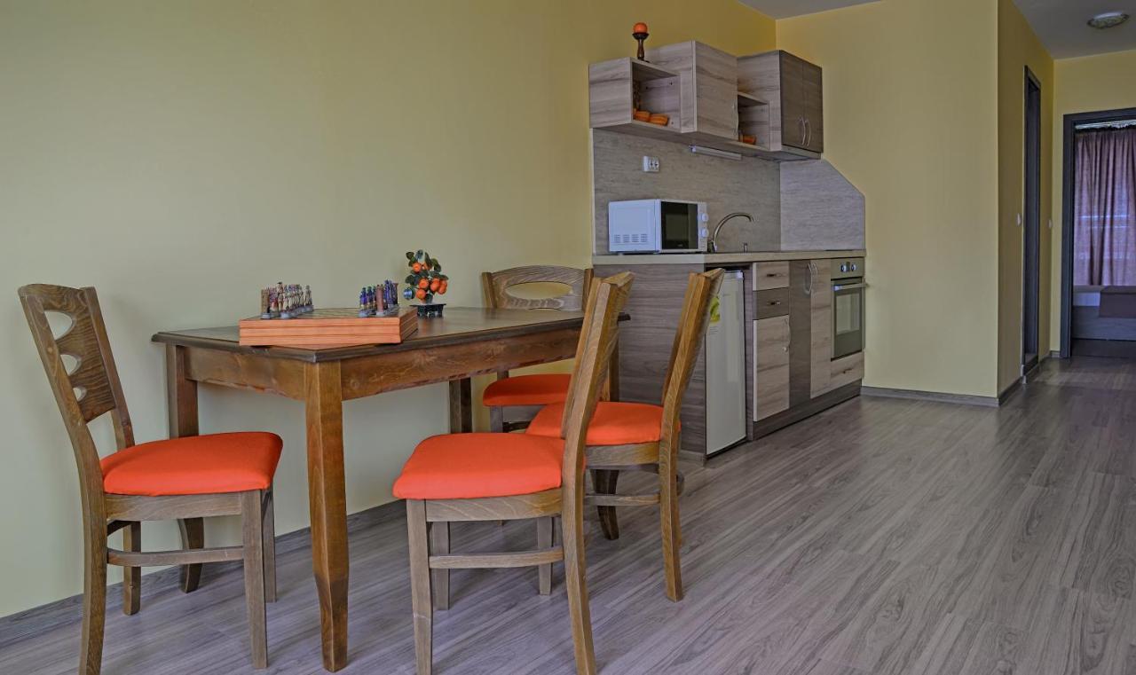 Apartamento de 1 dormitorio con balcón