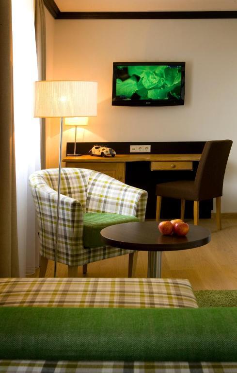 Double Room,1549384102:JPEG