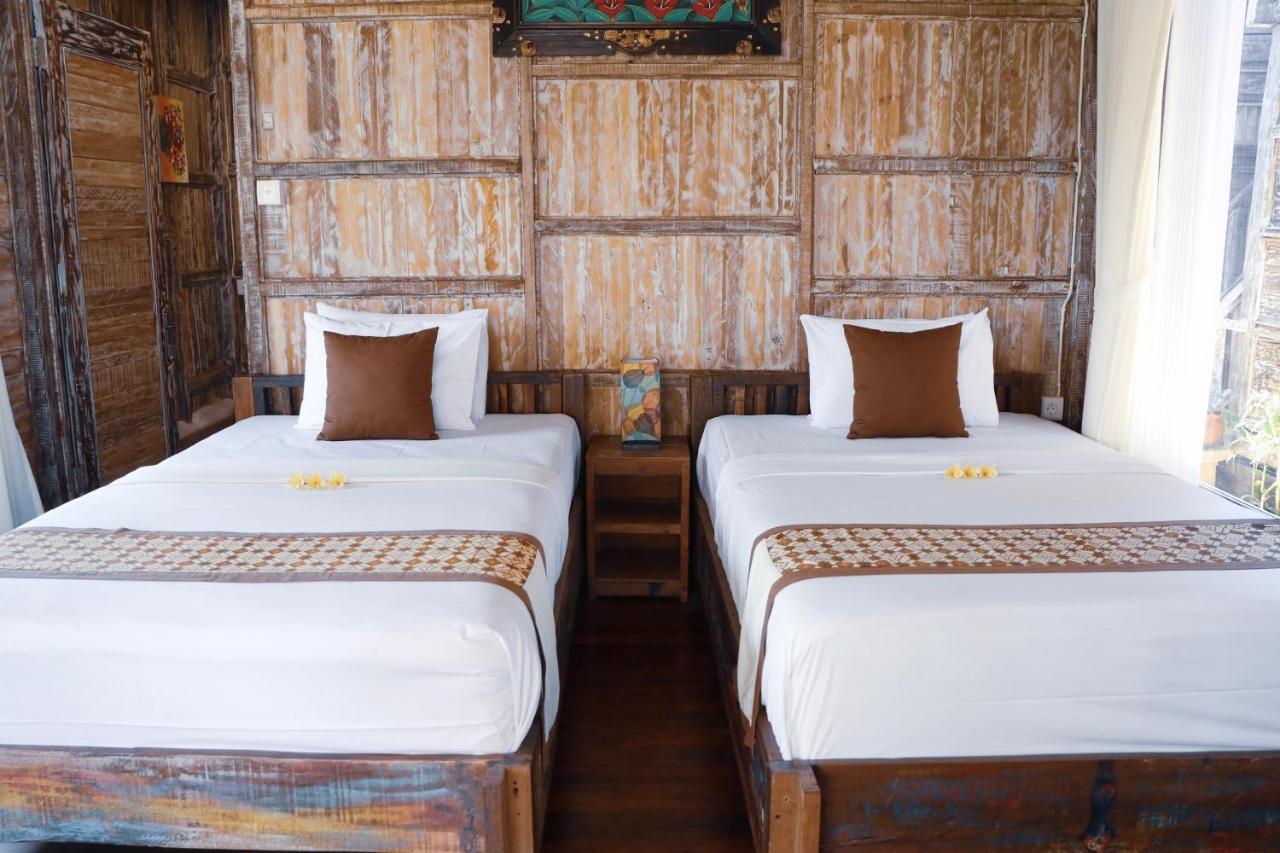 Kamar Deluxe Double atau Twin dengan Pemandangan Kolam Renang