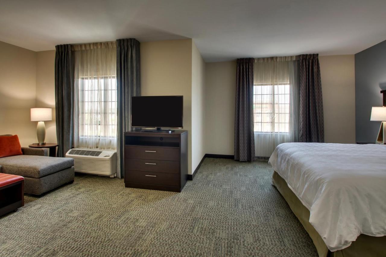 One-Bedroom King Suite - Communications Accessible