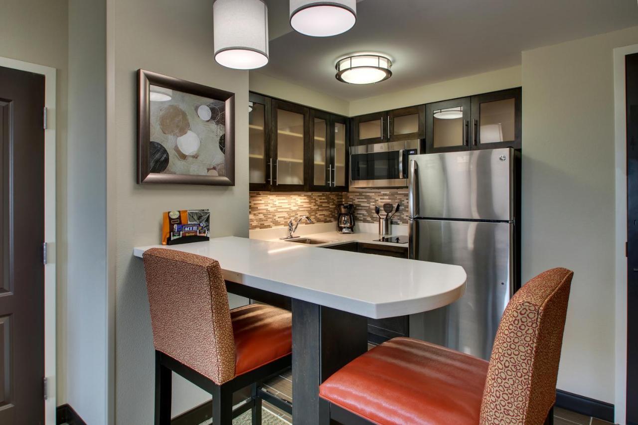 One-Bedroom King Suite