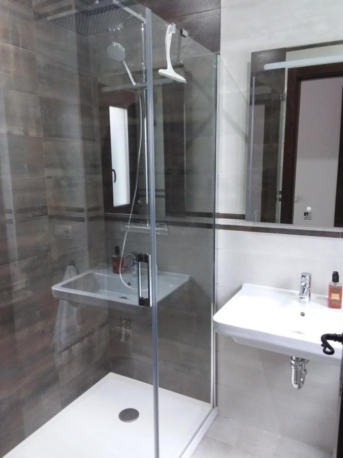 Habitación Doble con baño - 2 camas
