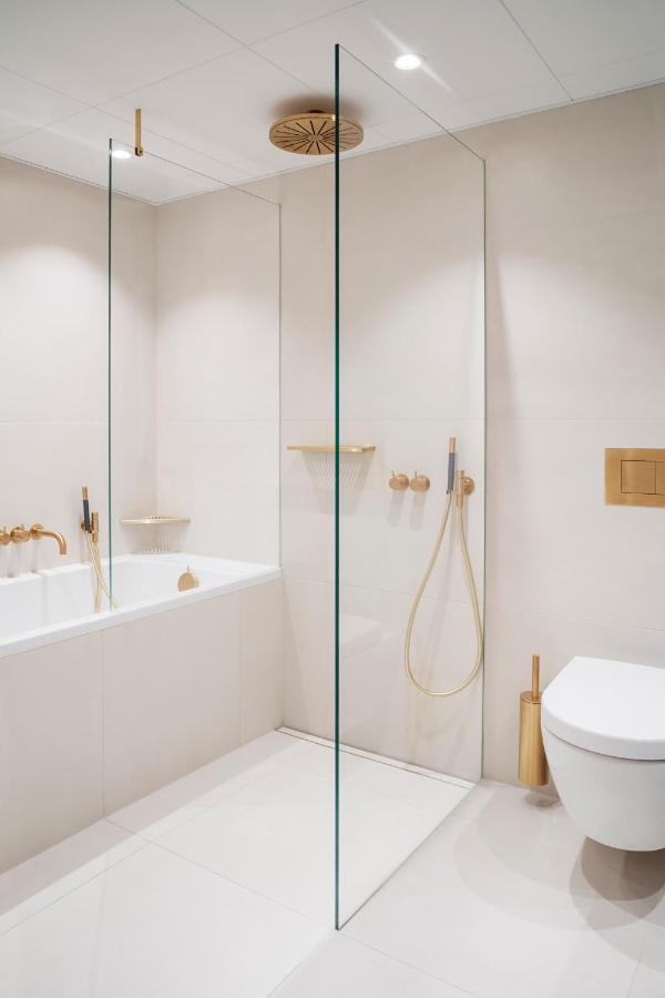 Standard Waterfront,993430072:JPEG