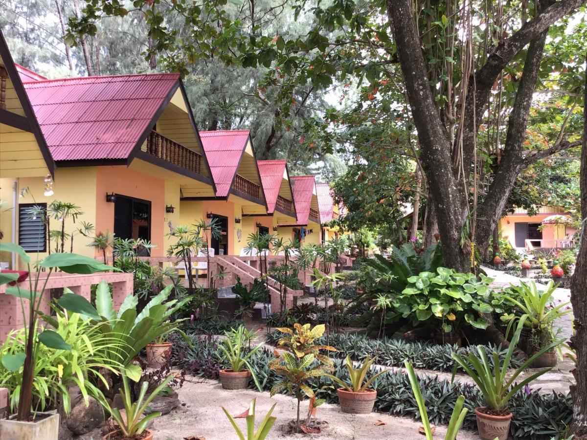 ห้องคอมฟอร์ทสำหรับสามท่านพร้อมห้องอาบน้ำฝักบัว