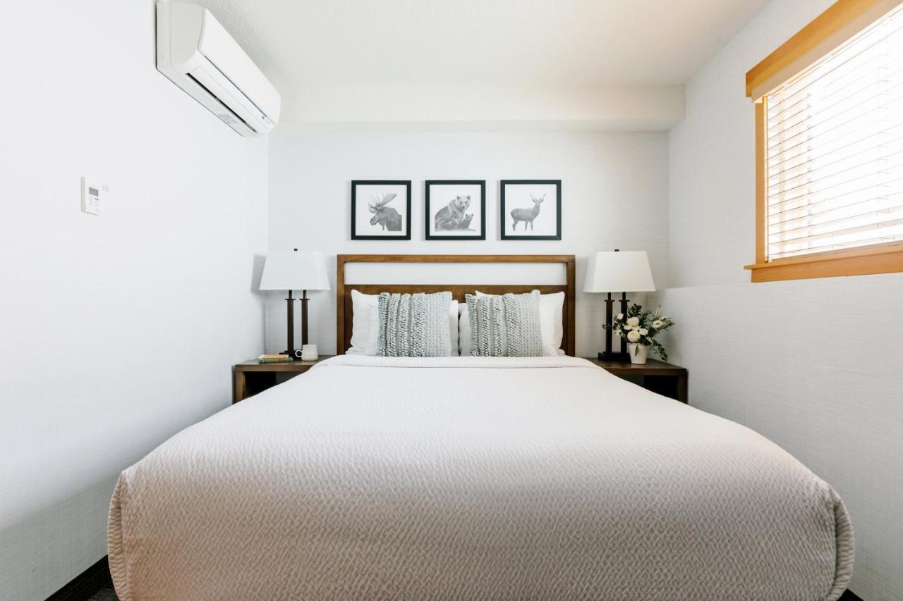 Whistler Room One Queen bed One Sofabed