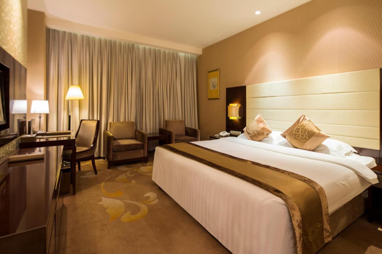 Executive Queen Room