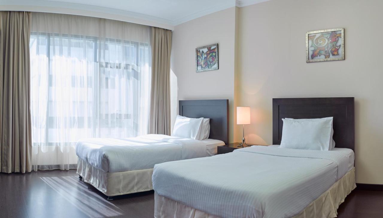 Two-Bedroom Apartment with Panoramic View,943186840:JPEG