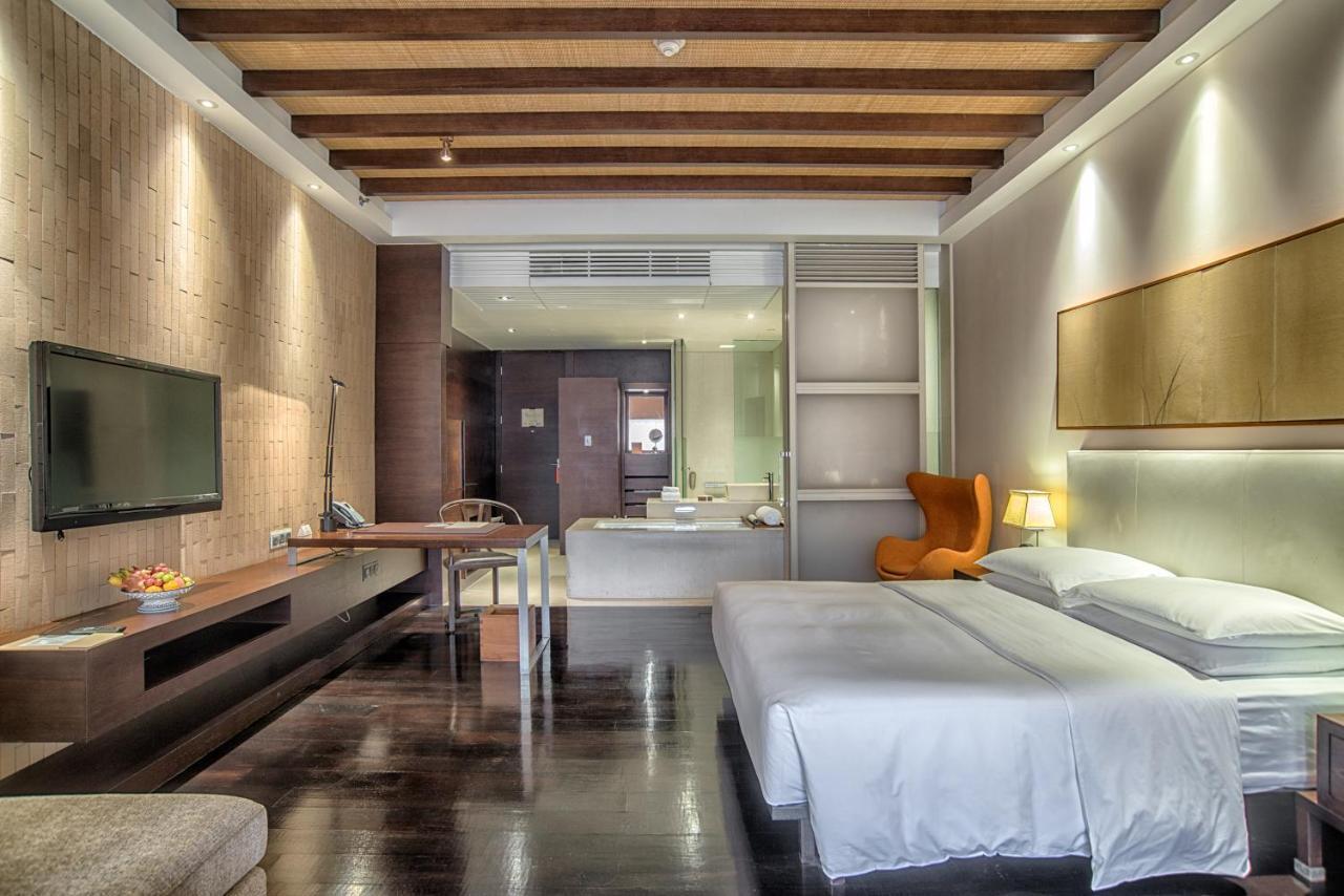 King Room with Courtyard and Garden View