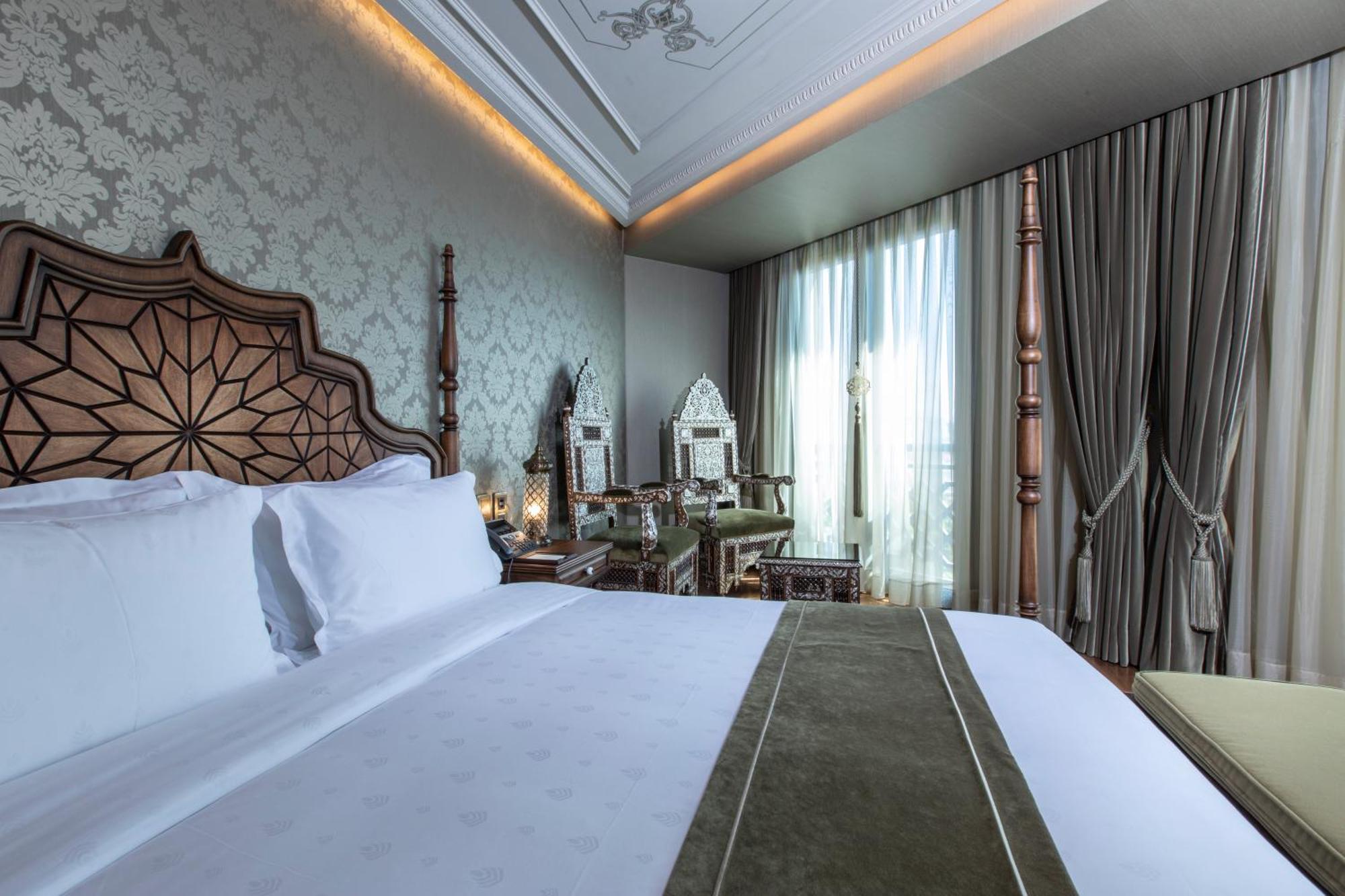 Corner Suite Sea View