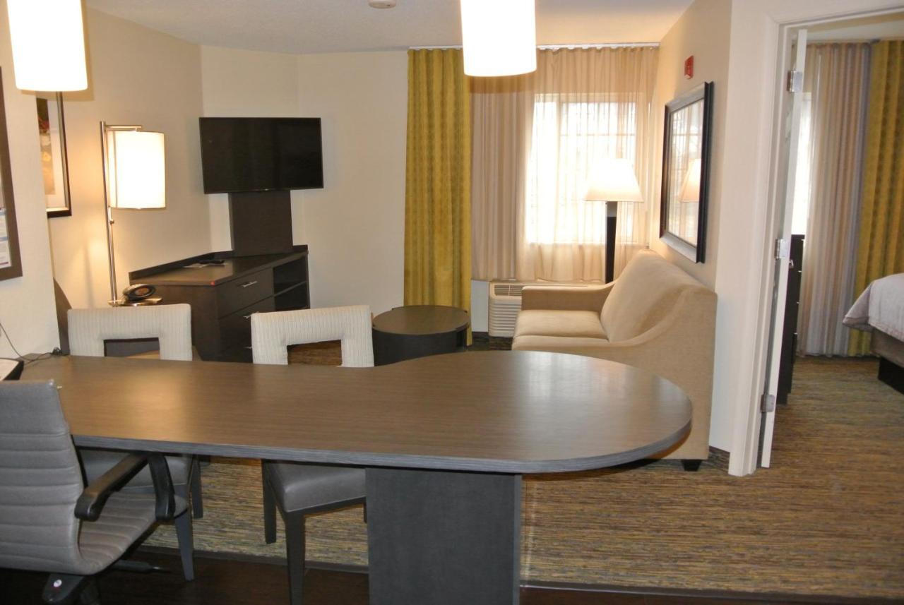 One-Bedroom Suite