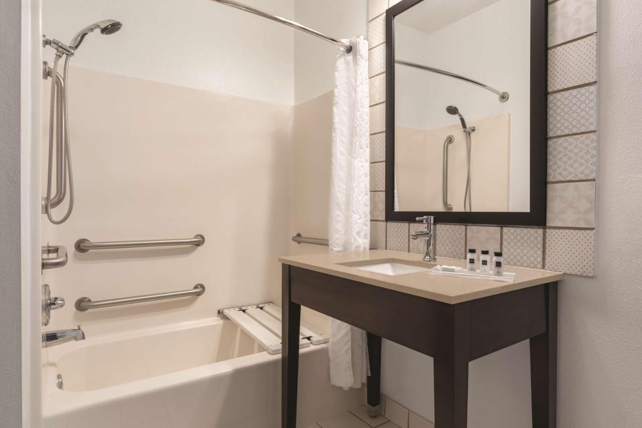 Queen Room with Two Queen Beds - Disability Access/Non-Smoking