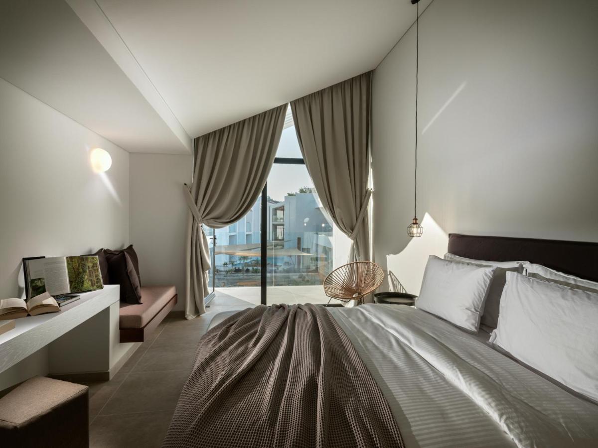 Double or Twin Room,946256044:JPEG