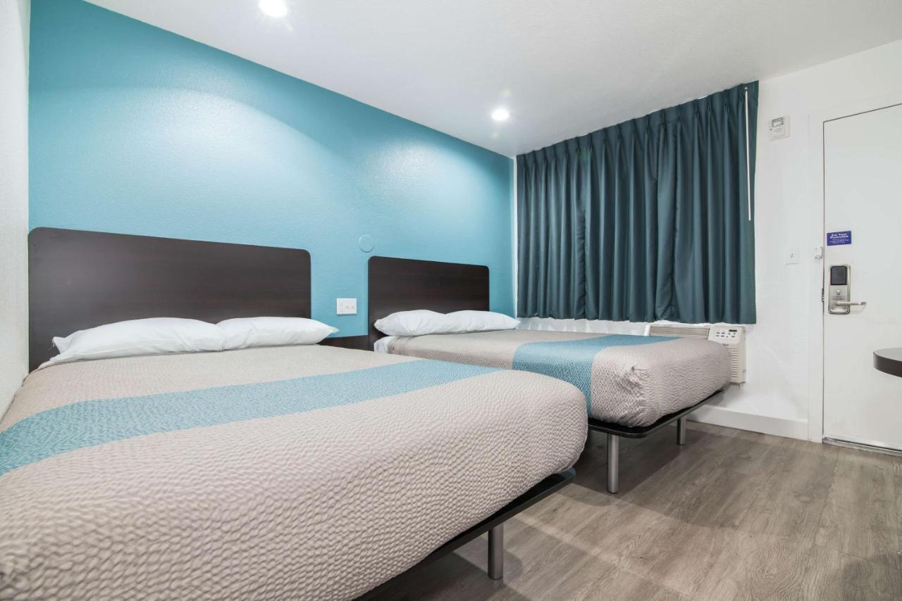 Double Room - Disability Access - Roll In Shower
