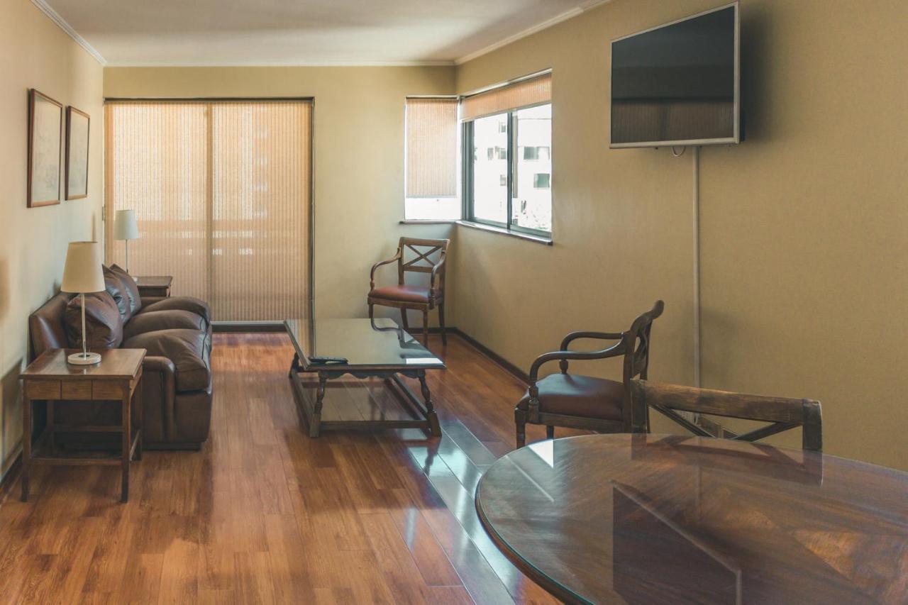 Apartamento de 2 Quartos com Terraço