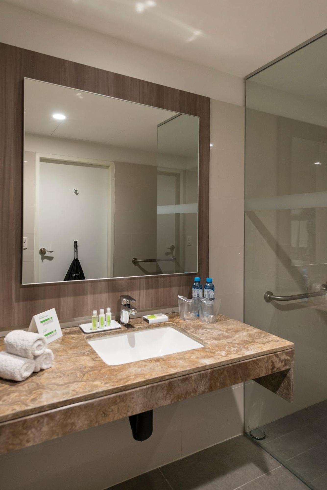 Standard King Room - Accessible