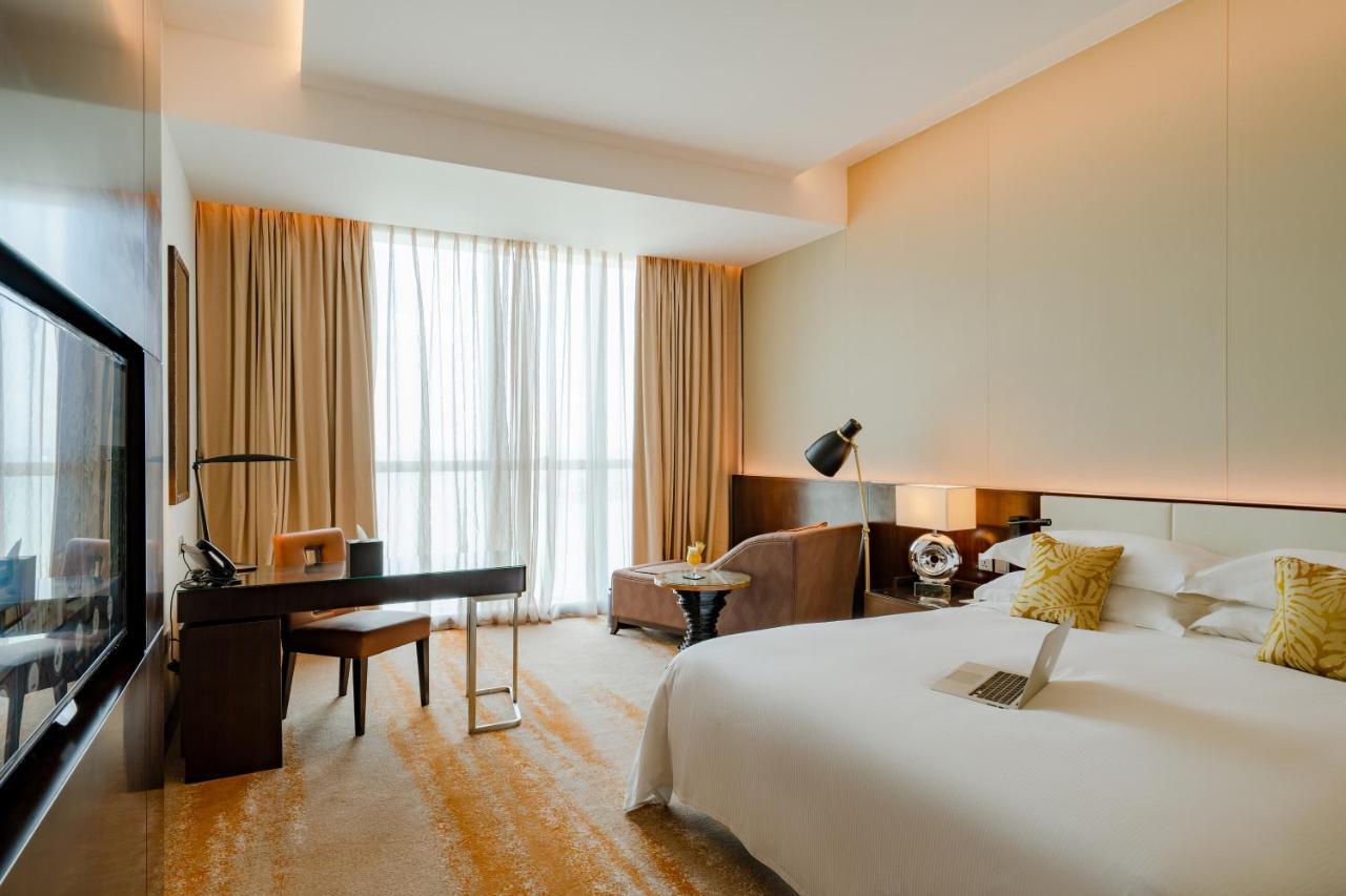 Sea View King Bed