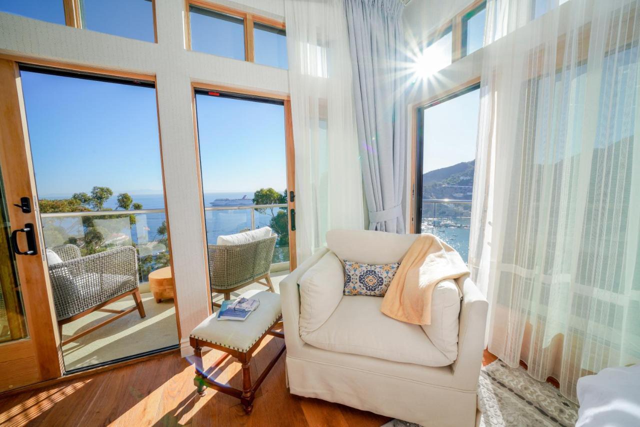 King Suite with Pool View