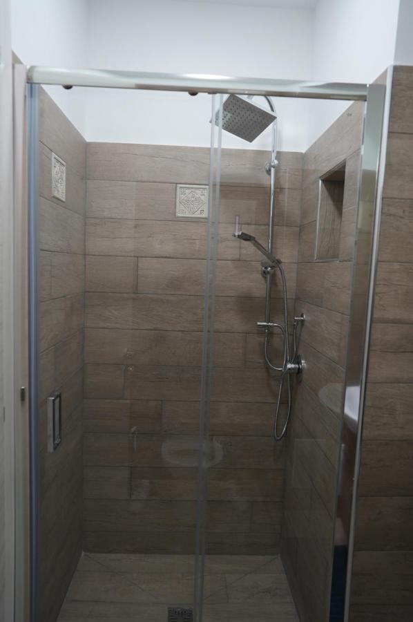 Chambre Familiale avec Salle de Bains Privative