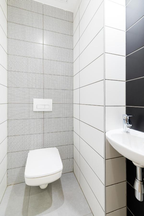 Studio Apartment,952118224:JPEG