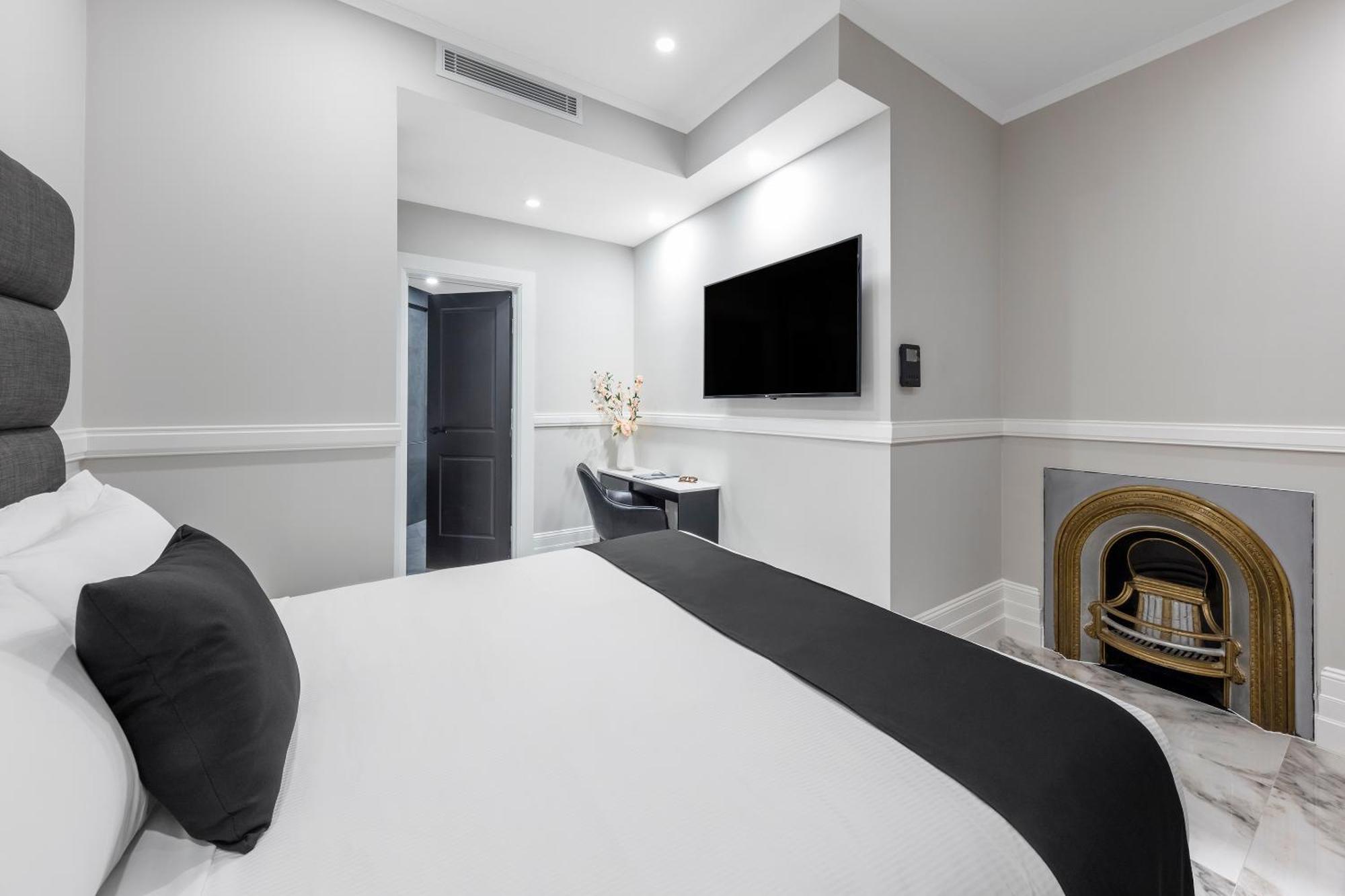 King Deluxe Standard with Spa Bath