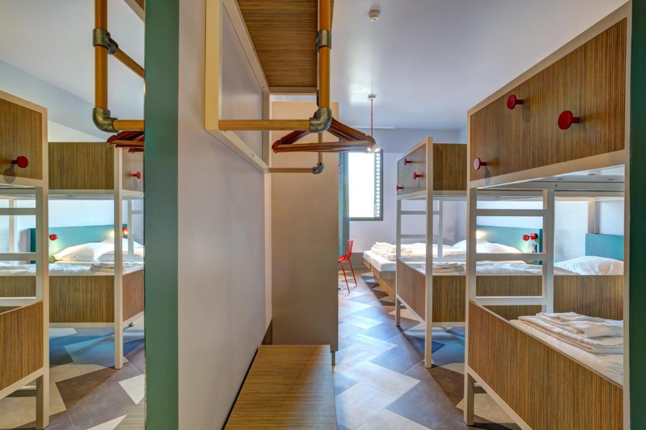 5-Bed Room