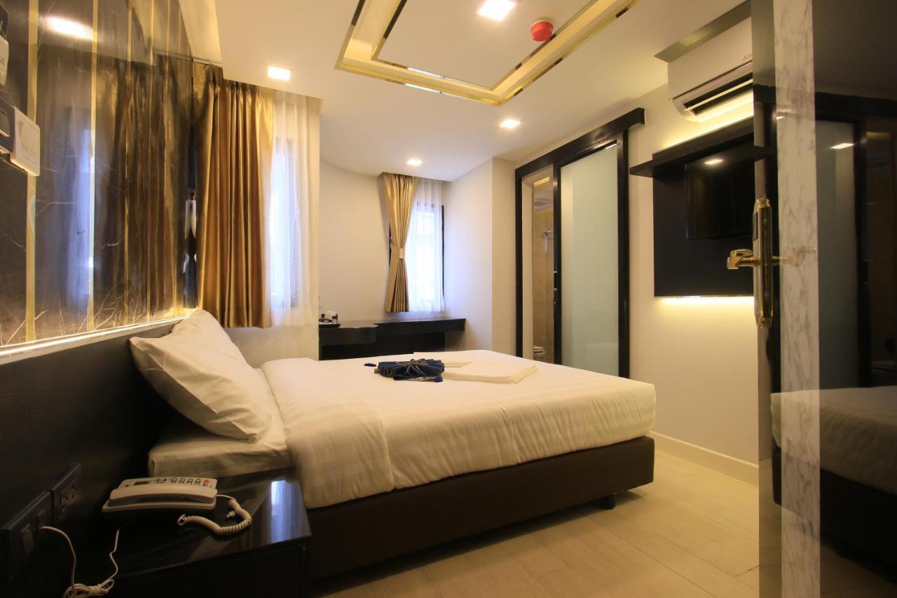 Deluxe Queen Room,946378264:JPEG