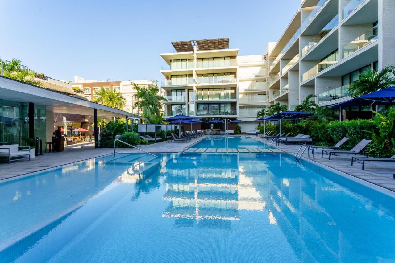 Studio Pool View