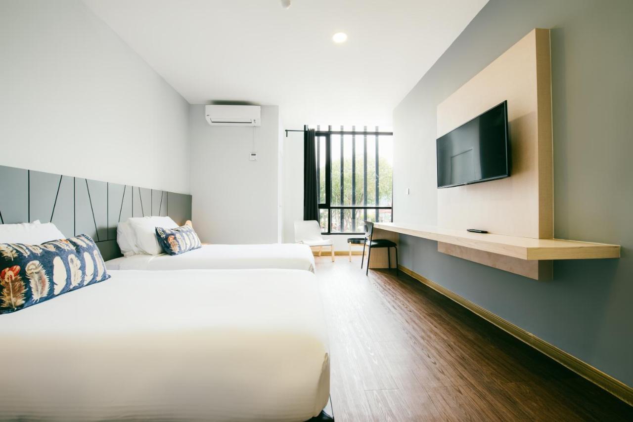 Twin Room with City View