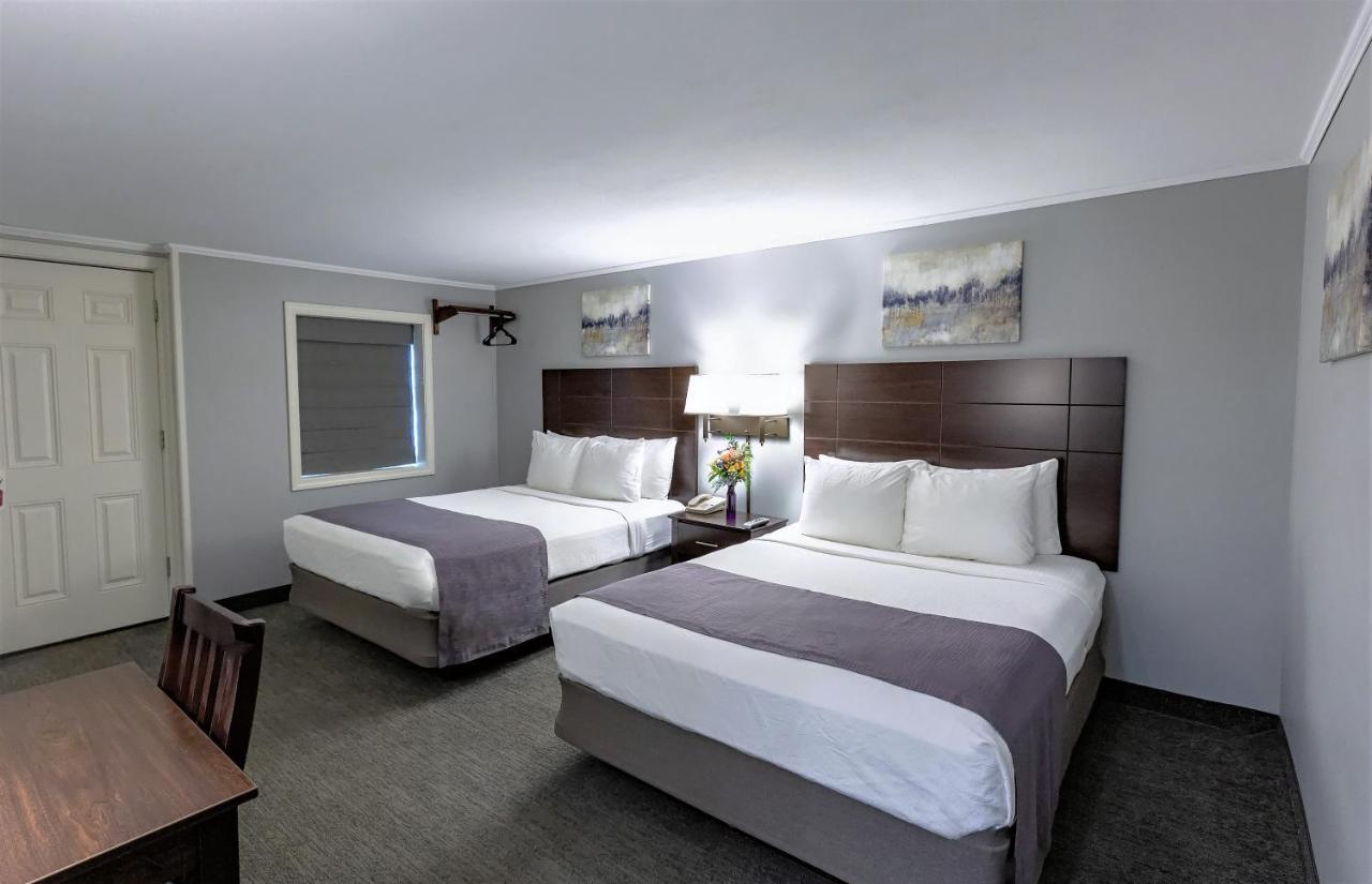 Premium Room with Two Queen Beds