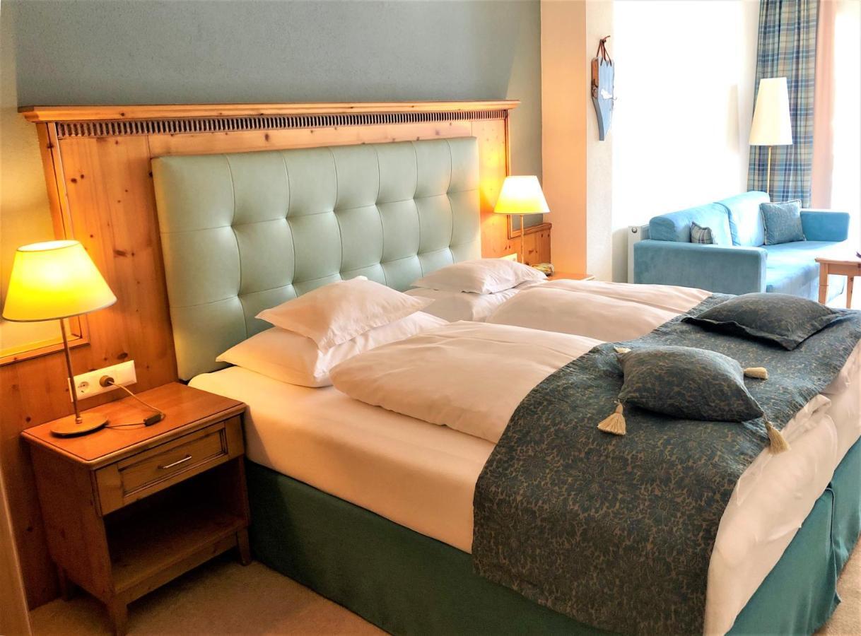 Deluxe Double Room with Lake View