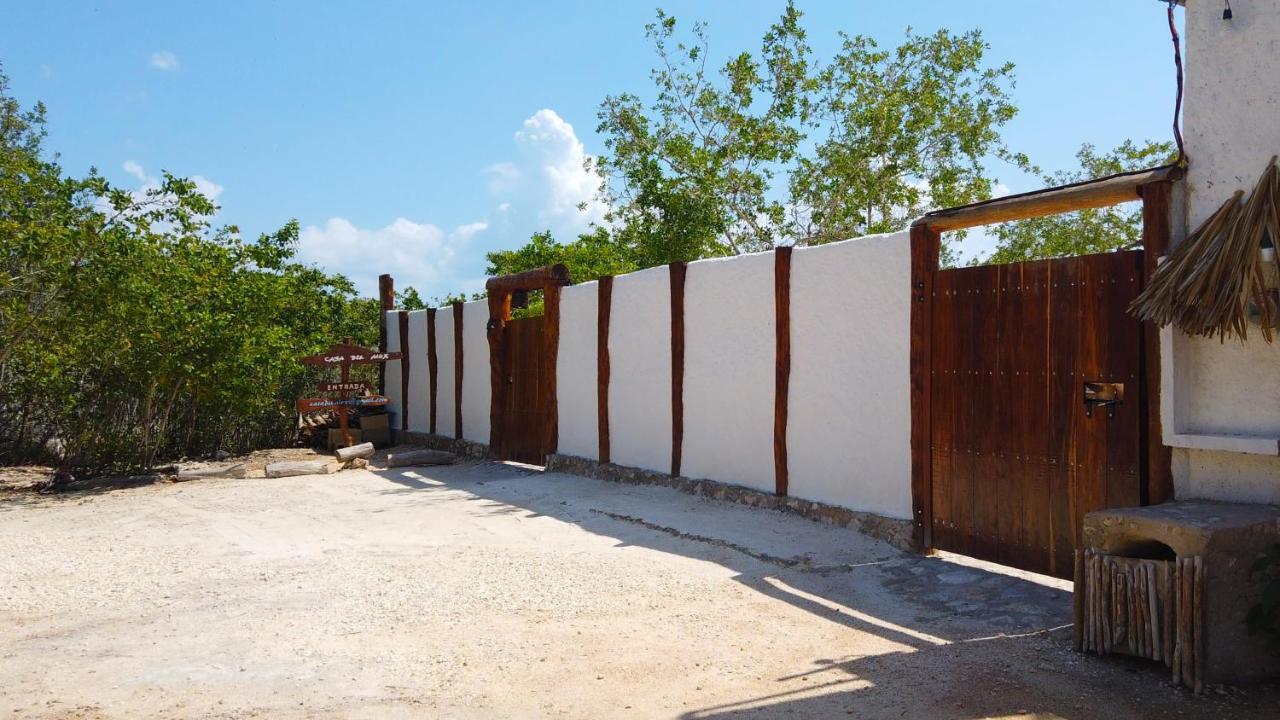 Suite con balcón y zona de cocina