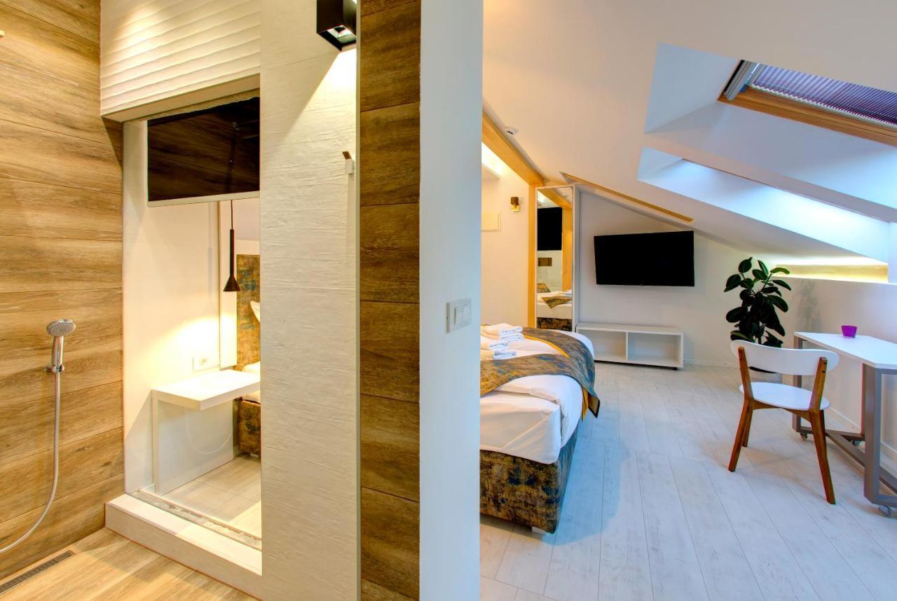 Deluxe Double or Twin Room with Mountain View