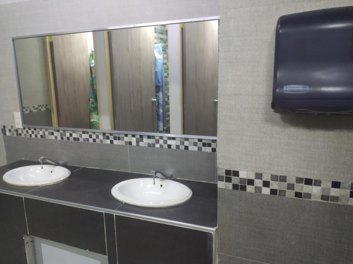 Quarto Duplo Standard com Banheiro Compartilhado