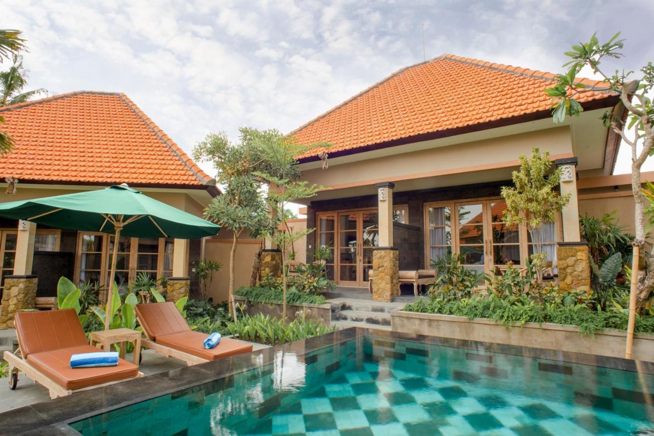 Vila 6-Kamar Tidur dengan Kolam Renang Pribadi.