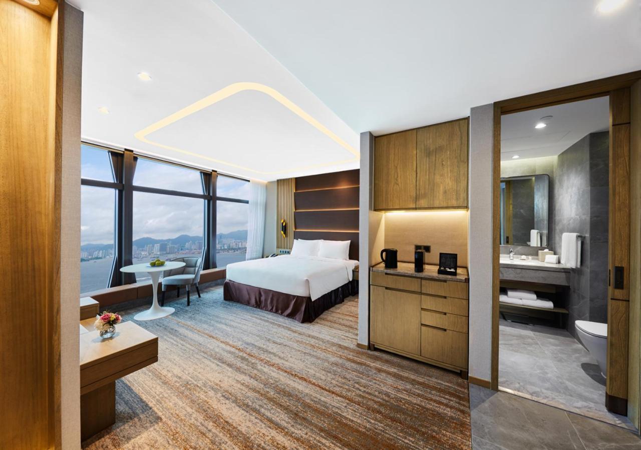 Harbour King Room