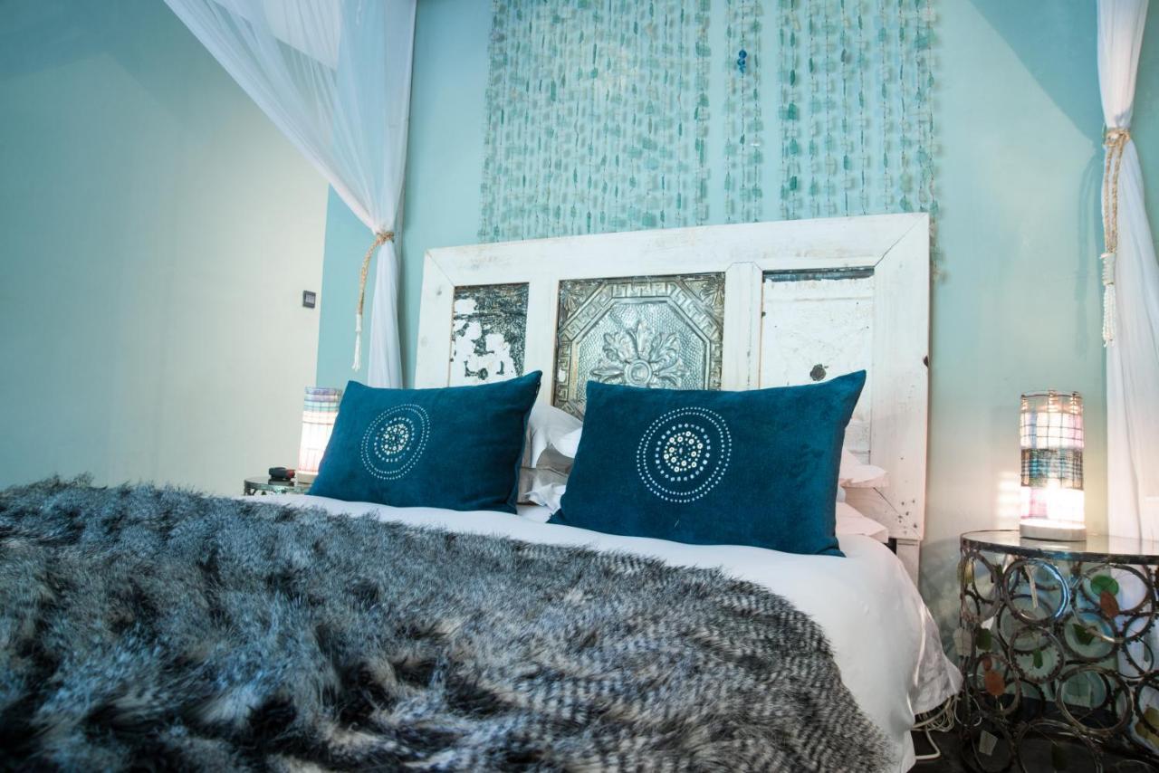 Queen Room with Garden View